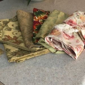 Set (5) Table Runners